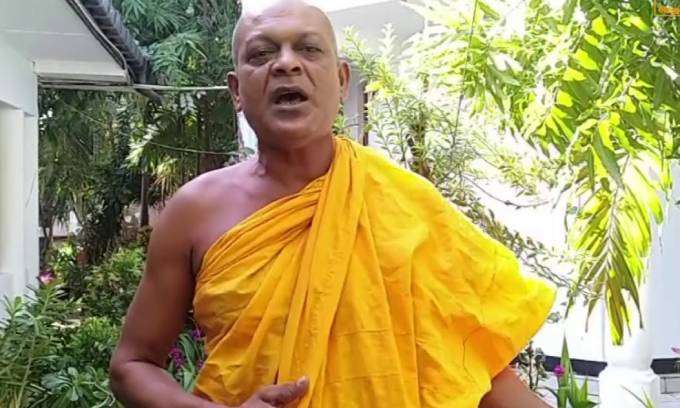 சுமணரத்தின தேரருக்கு பொலிஸ் சுருக்கு