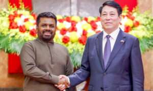வியட்நாமில் ஜனாதிபதிக்கு அமோக வரவேற்பு