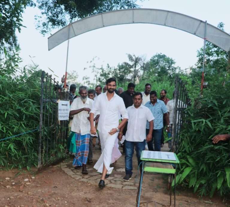 மலைவாழ் மக்கள் ஆர்வமுடன் வாக்களிப்பு