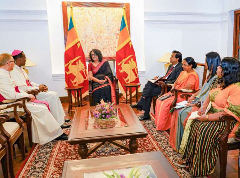 பிரதமர் ஹரினி இராஜதந்திரிகள் சந்திப்பு