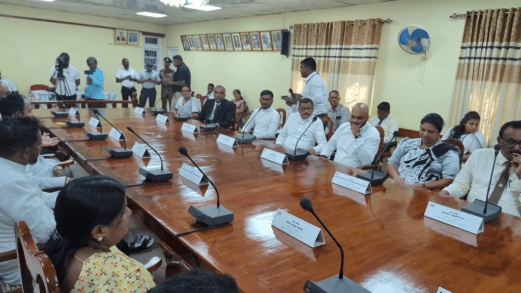 அம்பகமுவை பிரதேச சபை தலைவராக கபில நாகந்தலை