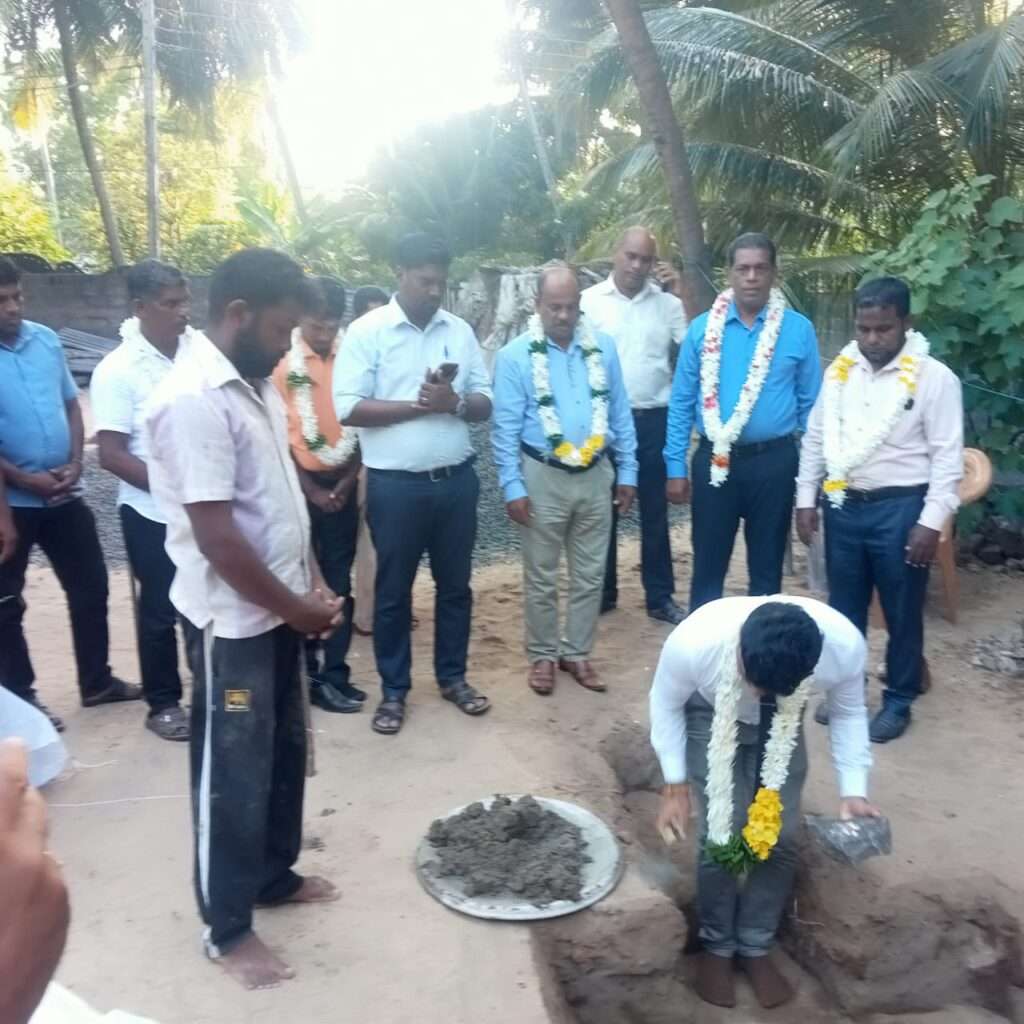 திருக்கோவிலில் புதிய வீட்டுக்கான அடிக்கல்