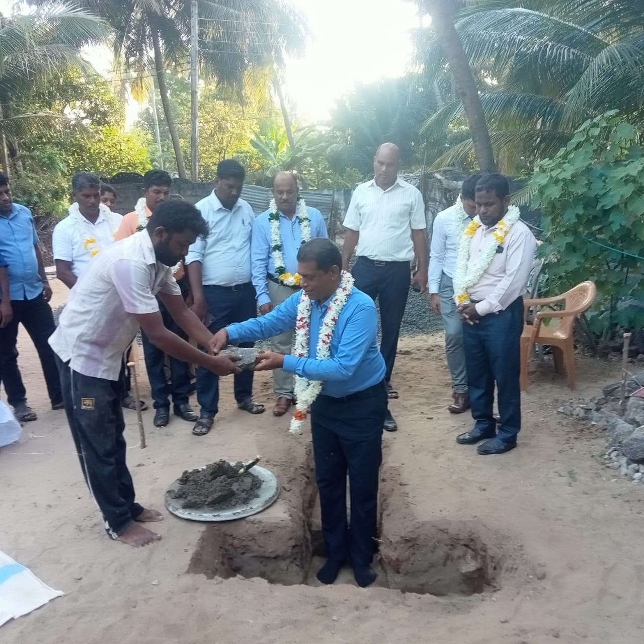 திருக்கோவிலில் புதிய வீட்டுக்கான அடிக்கல்