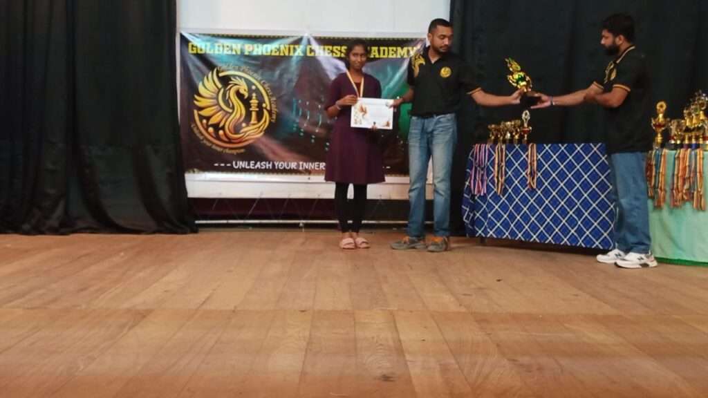நுவரெலியா சதுரங்கப் போட்டியில் முதலிடம் பெற்ற மாணவி சுரேஷ் சர்மா பவதாரணி