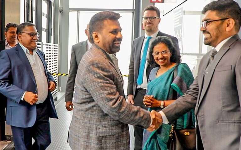 ஜனாதிபதிக்கு ஜெர்மனியில் உற்சாக வரவேற்பு