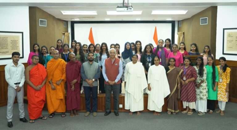 இந்தியாவில் இந்தி கற்க 35 மாணவர்கள் தெரிவு