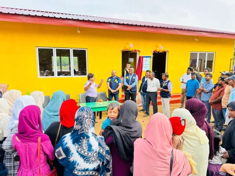 கல்விக்குக் கைகொடுக்கும் சட்டத்தரணி முஜீப் அமீன்