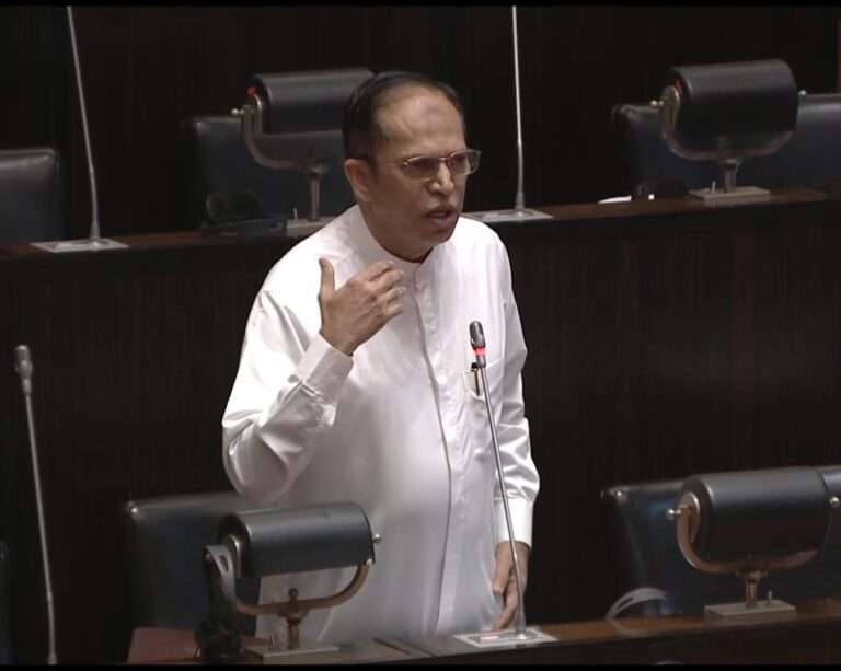 பாடத்திட்டங்களில் காலத்திற்கேற்ப மாற்றங்கள் தேவை