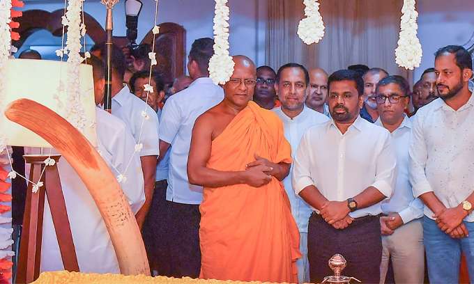 தம்மதஸ்ஸி தேரருக்கு ஜனாதிபதி அஞ்சலி