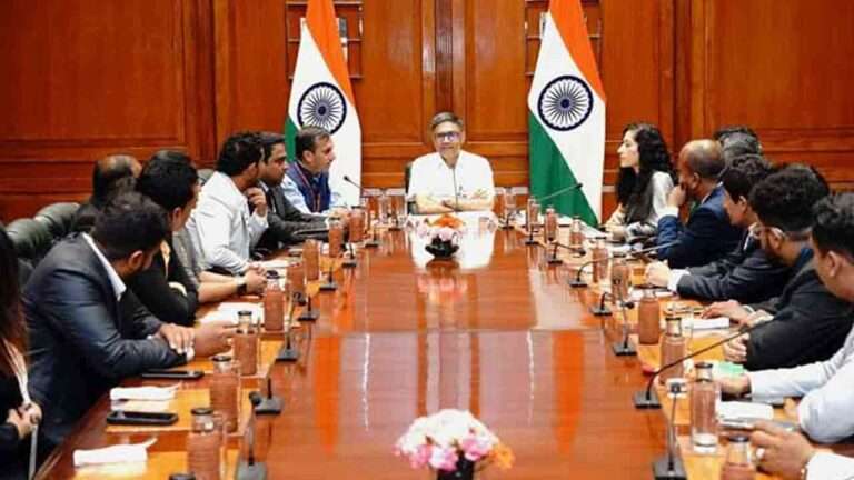 இலங்கை அரசியல்வாதிகள் இந்தியாவில் சந்திப்பு