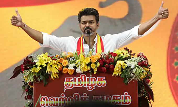 அரசியலிலிருந்து விலகப்போகிறாரா விஜய்?