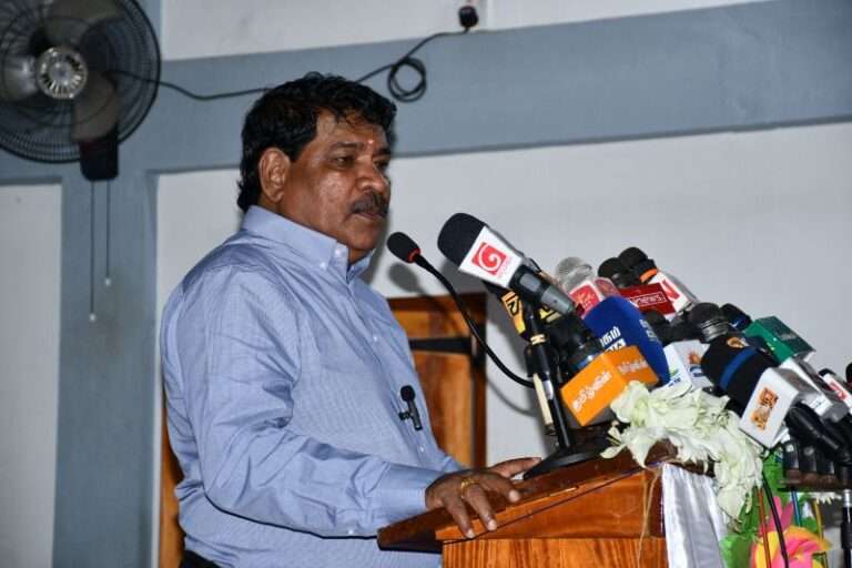 தமிழ் மக்கள் குடுமிவைத்த சீனர்கள் அல்லர்