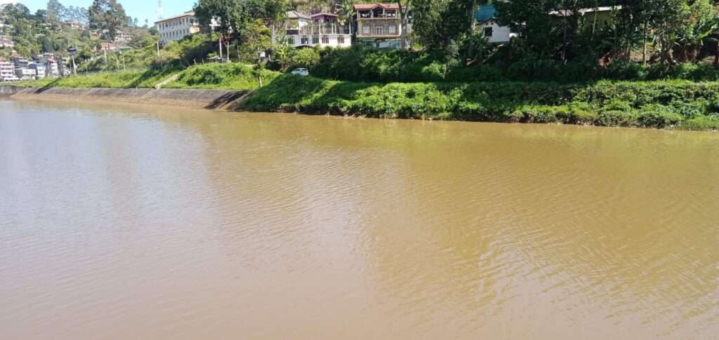 சுற்றுலாப் பயணிகளுக்குப் பொலிஸார் எச்சரிக்கை