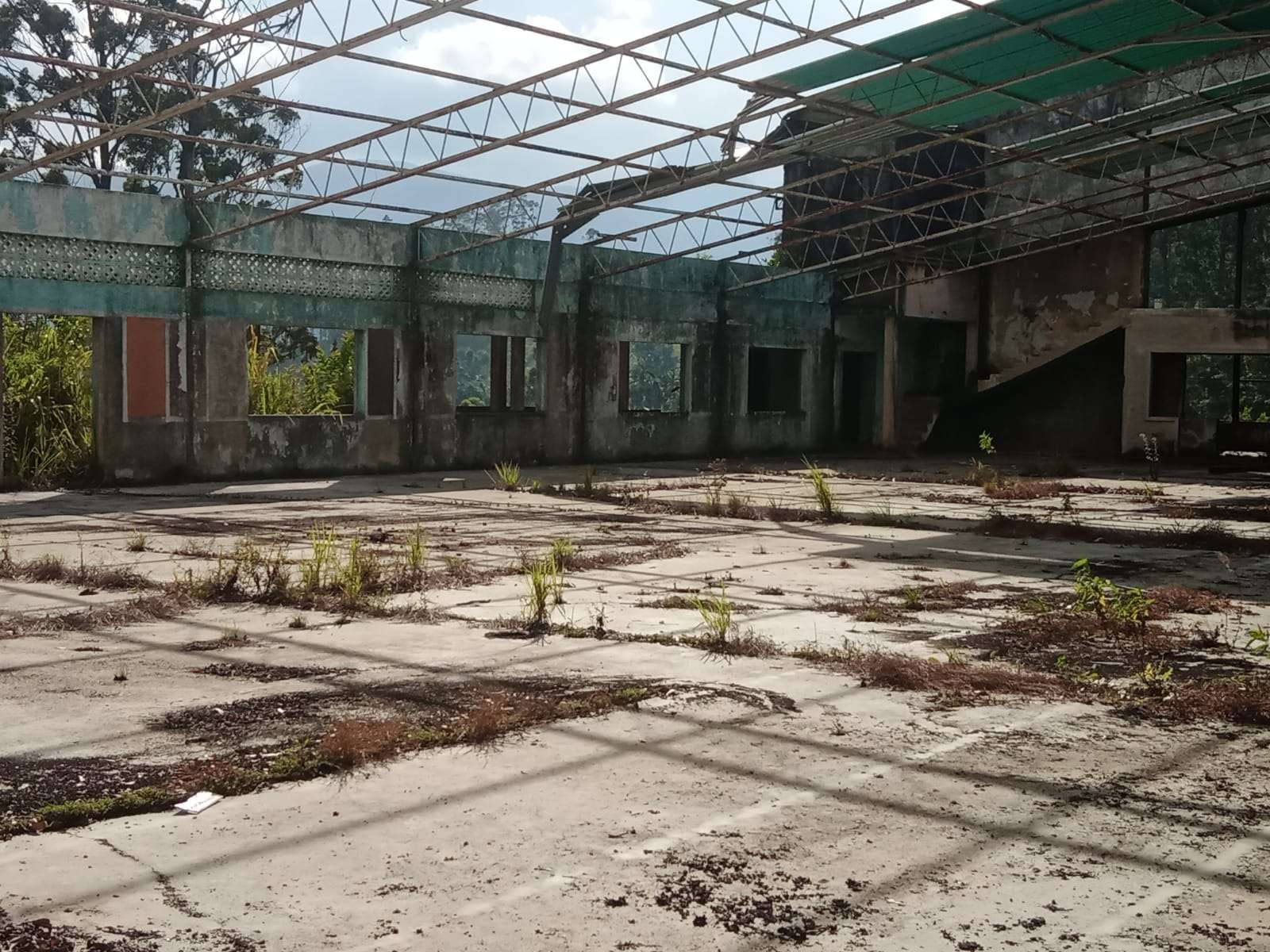 பிரேமதாசவின் கவவைச் சிதைத்த ஆடைத் தெரீற்சாலை