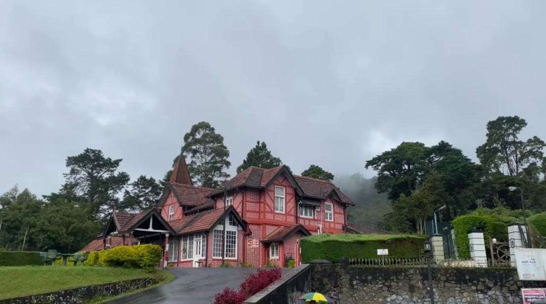 குட்டி இங்கிலாந்தில் தபால் சேவைகள் ஸ்தம்பிதம்