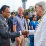 அவுஸ்திரேலிய ஆளுநர் நாயகம் நாடு திரும்பினார்