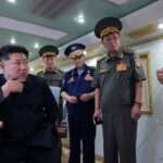 கிம் ஜோங் முன்னிலையில் ஏவுகணை சோதனை