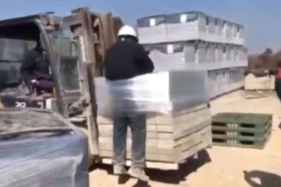 தென் கொரியாவில் வேலைத்தள சோதனைகள் தீவிரம்