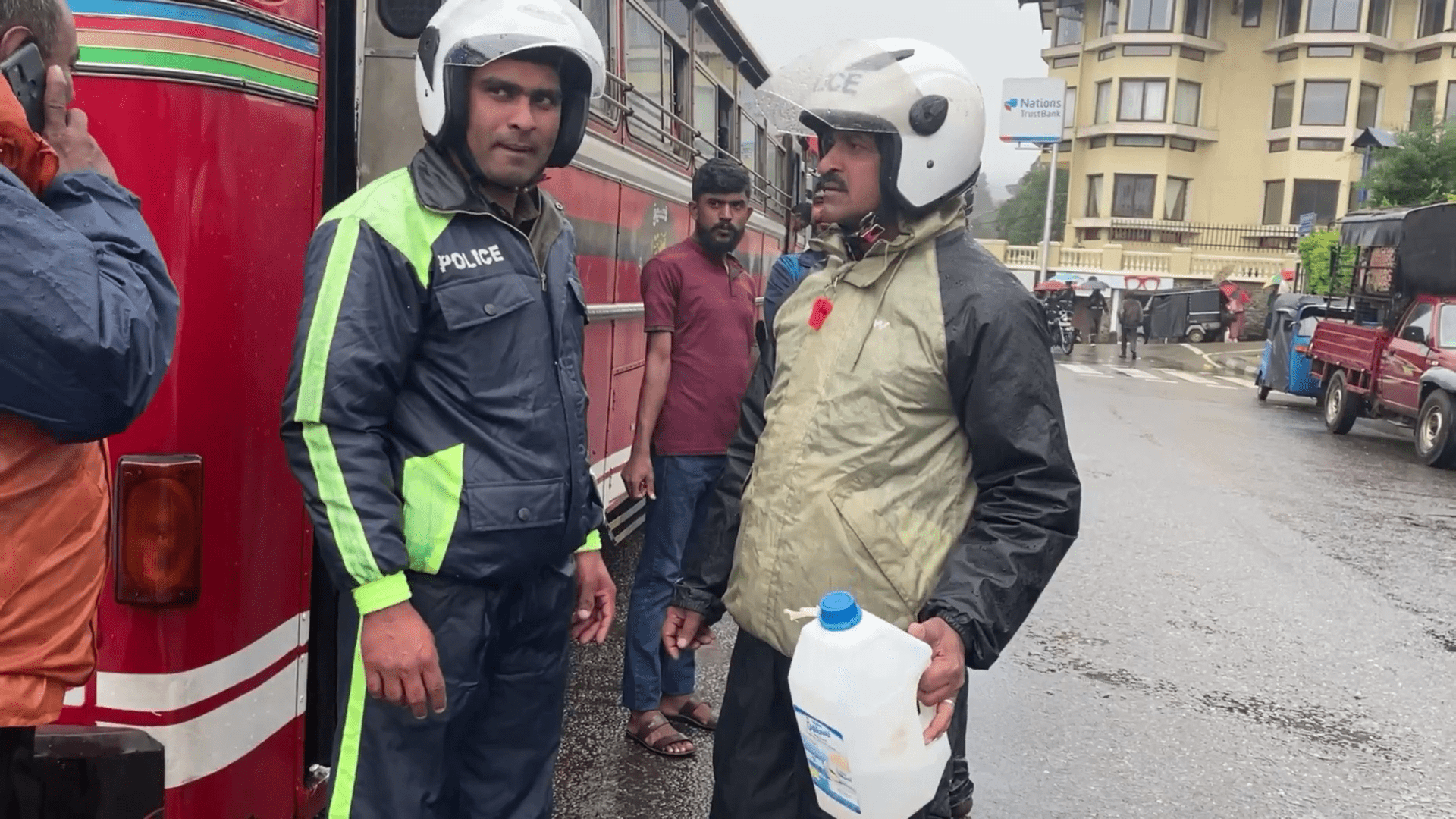 குடித்துக் குடித்து பஸ் ஓடிய சாரதி