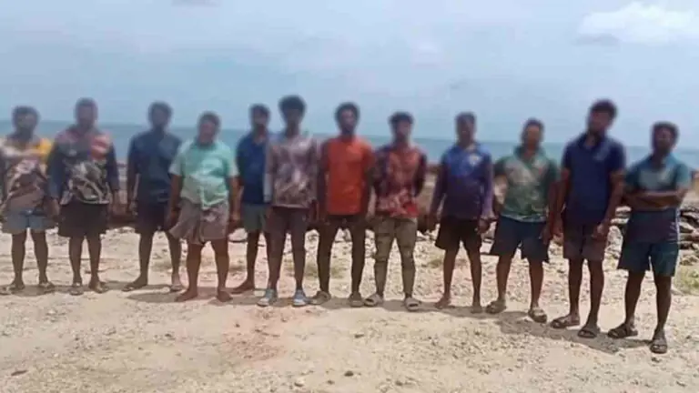 இந்திய மீனவர்கள் 12பேருக்கு விளக்கமறியல்