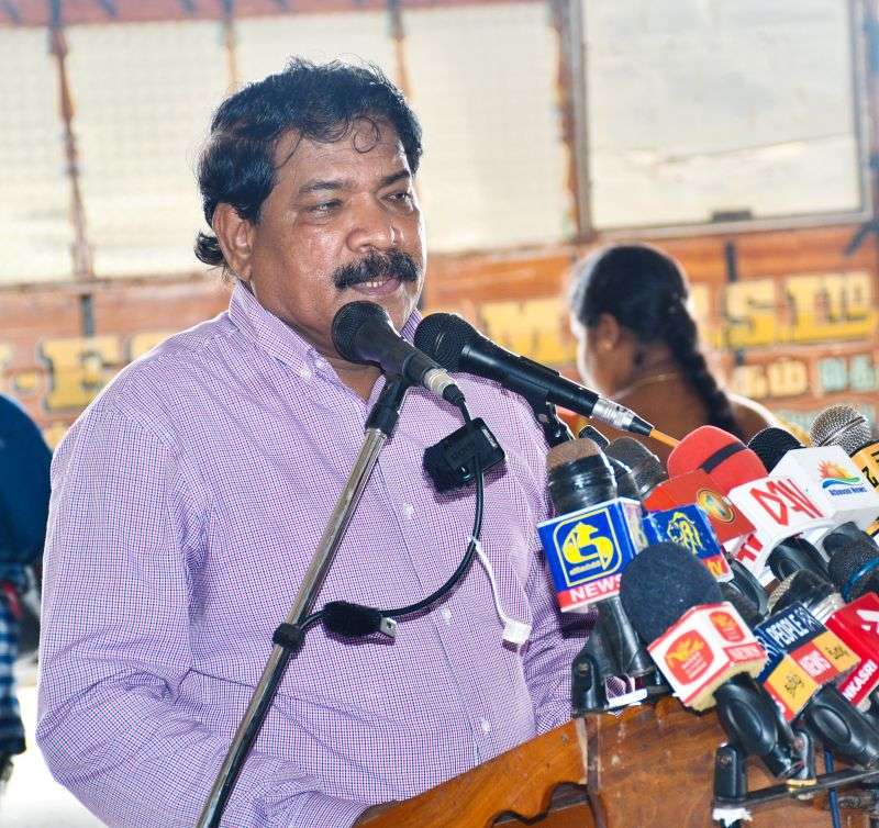 ரணிலும் மகிந்தவும் ஒண்ணாம் நம்பர் திருடர்கள்