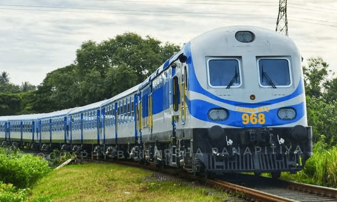 சீரற்ற வானிலை காரணமாக ரயில் சேவைகளில் பாதிப்பு