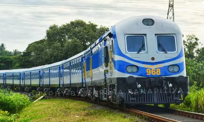 சீரற்ற வானிலை காரணமாக ரயில் சேவைகளில் பாதிப்பு