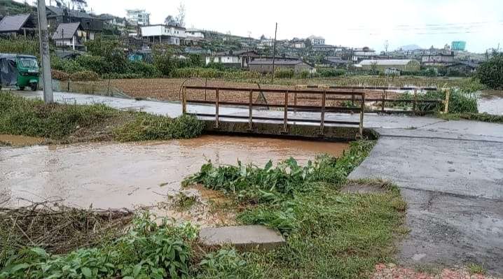 வெள்ளத்தில் மூழ்கிய மீபிலிமான கிராம விவசாய நிலங்கள்