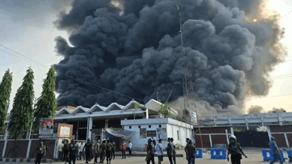 பங்களாதேஷ் சர்வதேச விமான நிலையத்தில் பாரிய தீ விபத்து!