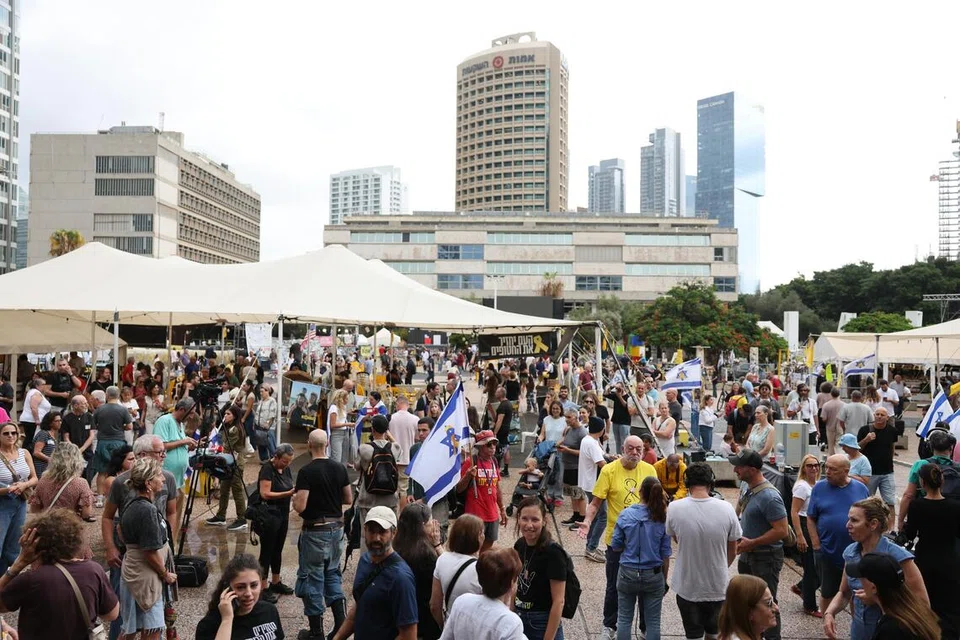 உணர்ச்சிப்பெருக்கில் இஸ்ரேல், காசா மக்கள்