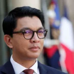 மடகஸ்கார் ஜனாதிபதி நாட்டைவிட்டு தப்பியோட்டம்!