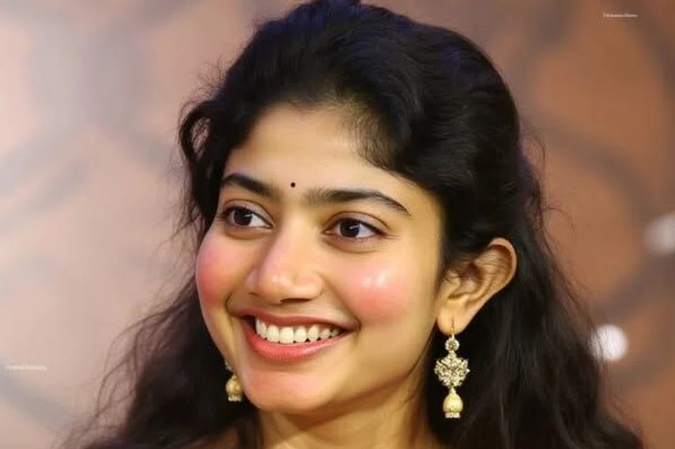 விருது மகுடமல்ல பெரும் பொறுப்பு: ‘கலைமாமணி’ சாய் பல்லவி