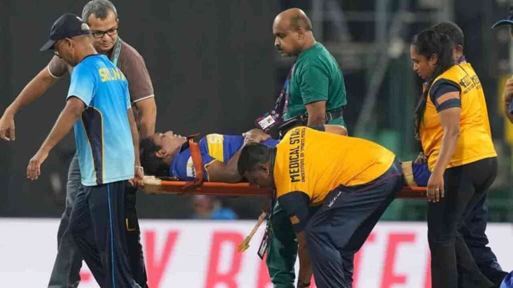 சமரி அத்தப்பத்துவுக்கு காலில் காயம்