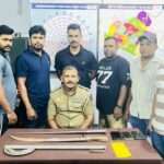 யாழில் வாளுடன் இளைஞன் கைது