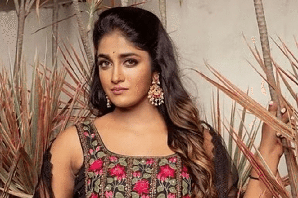 பணிப்பெண்ணைச் சித்திரவதை செய்ததாக நடிகைமீது புகார்