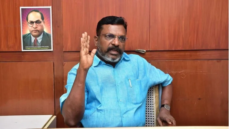 விஜய்க்கு சொந்தப் புத்தி இல்லை!