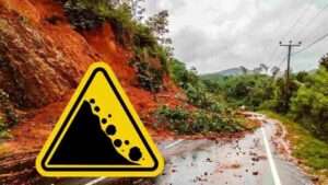 இரத்தினபுரி மாவட்டத்தில் மண் சரிவு அபாயம்