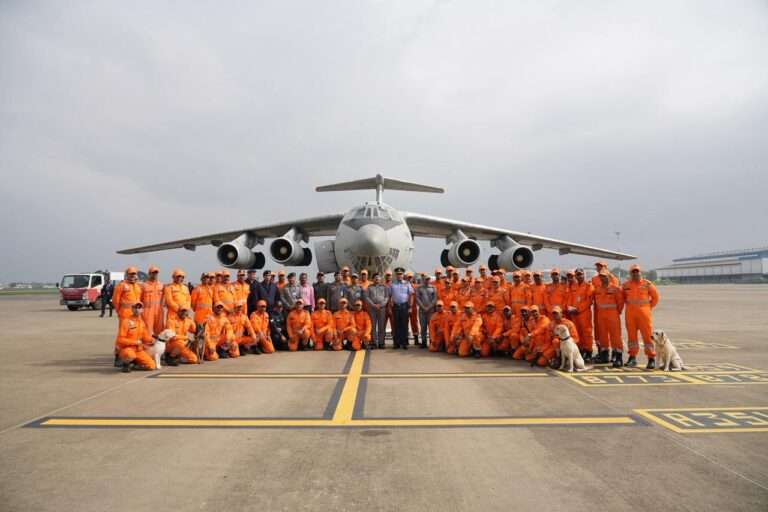 இலங்கையில் இந்திய மீட்புப் பணியாளர்கள் 80பேர் களத்தில்!