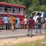 லொறியுடன் பஸ் மோதி விபத்து