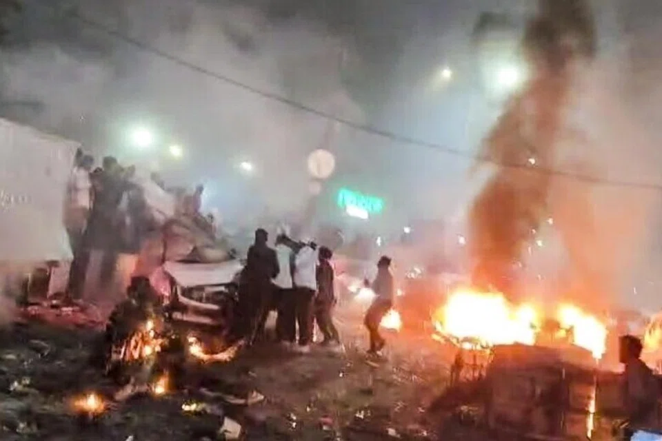 டில்லியில் கார் வெடிப்புச் சம்பவத்தில் எண்மர் பலி