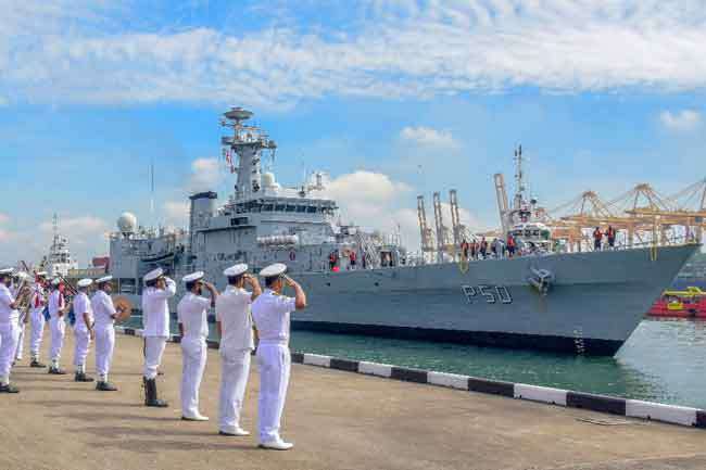 முக்கிய இடங்களுக்கு செல்லும் இந்திய போர்க் கப்பல்