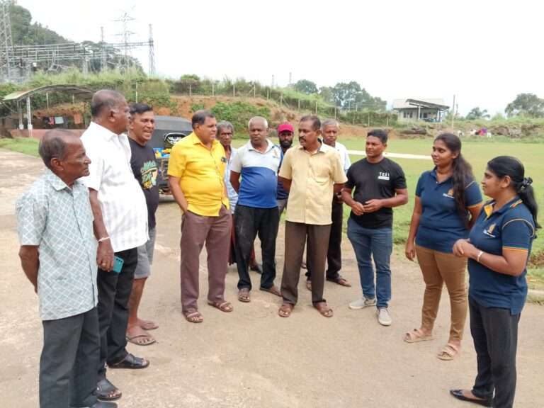 இரத்தினபுரியில் பாதிக்கப்பட்ட வர்கள் தற்காலிக முகாம்களில்