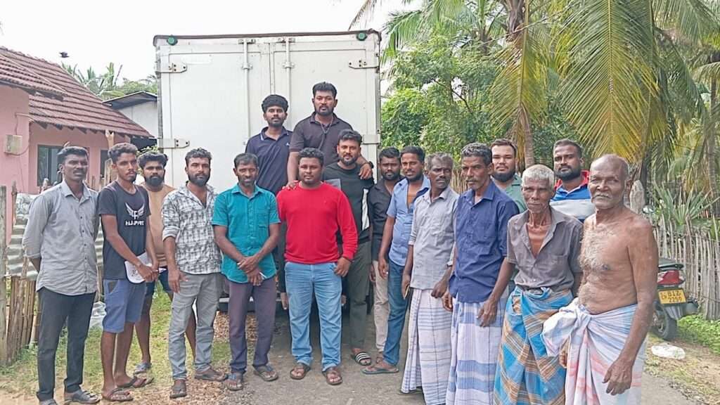 புளியந்தீவு இளைஞர்கள் சேகரித்த நிவாரணப் பொருள் கதிரவெளியில் வழங்கிவைப்பு