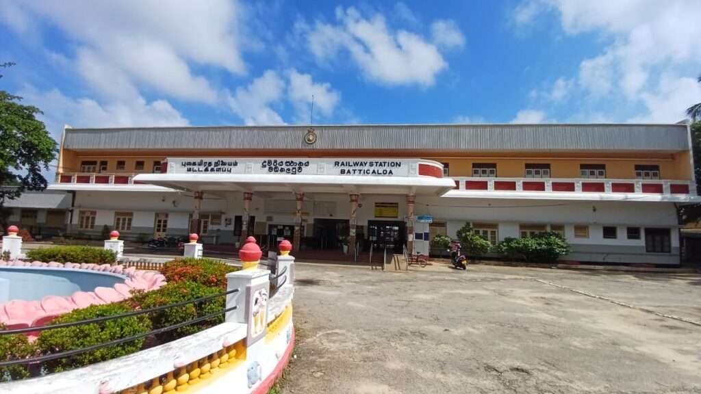 மட்டக்களப்ப ரயில் சேவை முடக்கம்: மக்களின் வாழ்வாதாரத்தில் தாக்கம