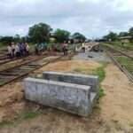 ரயில் பாதையை அண்மித்துள்ள மக்கள் அவதானமாக இருக்கவும்