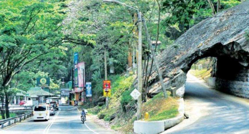 கண்டி – கொழும்பு பிரதான வீதி மீண்டும் திறப்பு