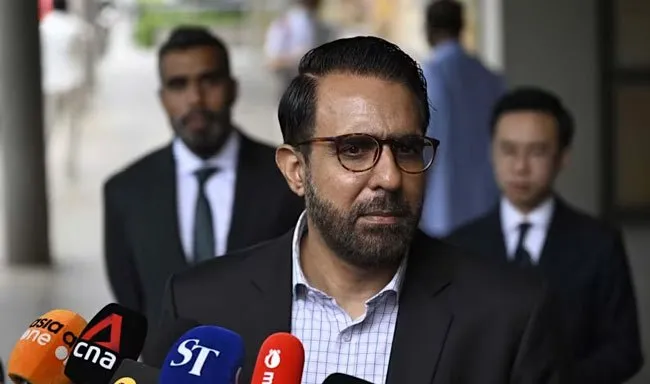 சிங்கப்பூர் எதிர்க்கட்சித் தலைவர் பிரீதம் சிங் பதவி நீக்கம்