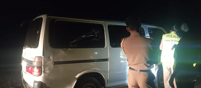 நிறுத்தாமல் சென்ற வான் மீது துப்பாக்கிச் சூடு; சாரதி பலி