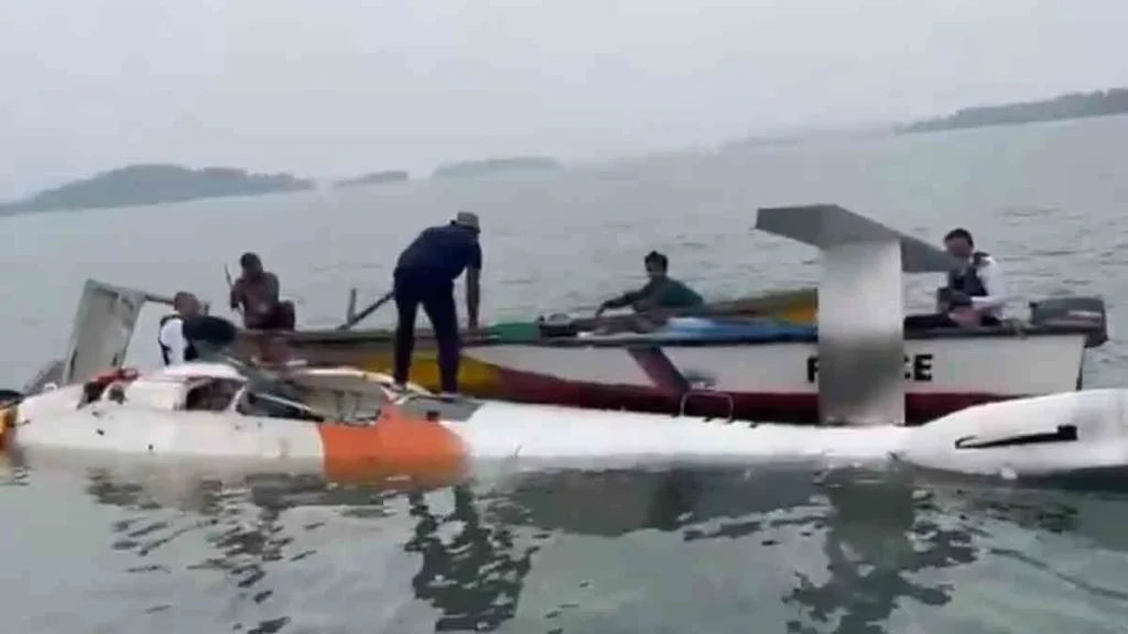 அந்தமானில் ஹெலிகொப்டர் கடலில் வீழ்ந்து விபத்து!