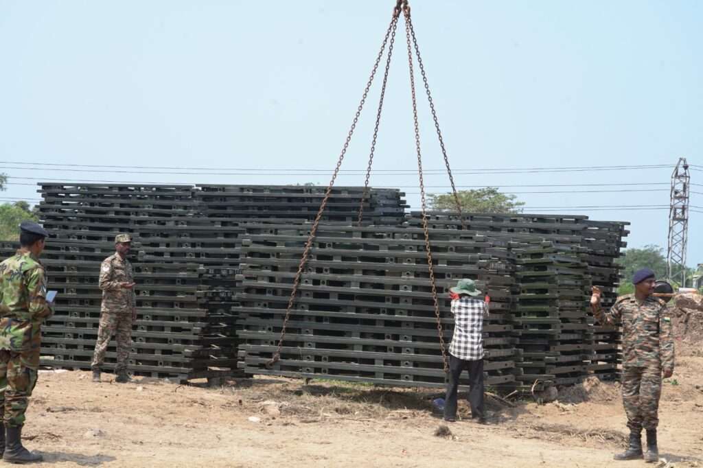 இந்தியாவிலிருந்து மற்றொரு தொகுதி பெய்லி பாலம் 